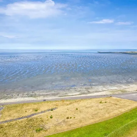 בית נופש Kavel 10 *